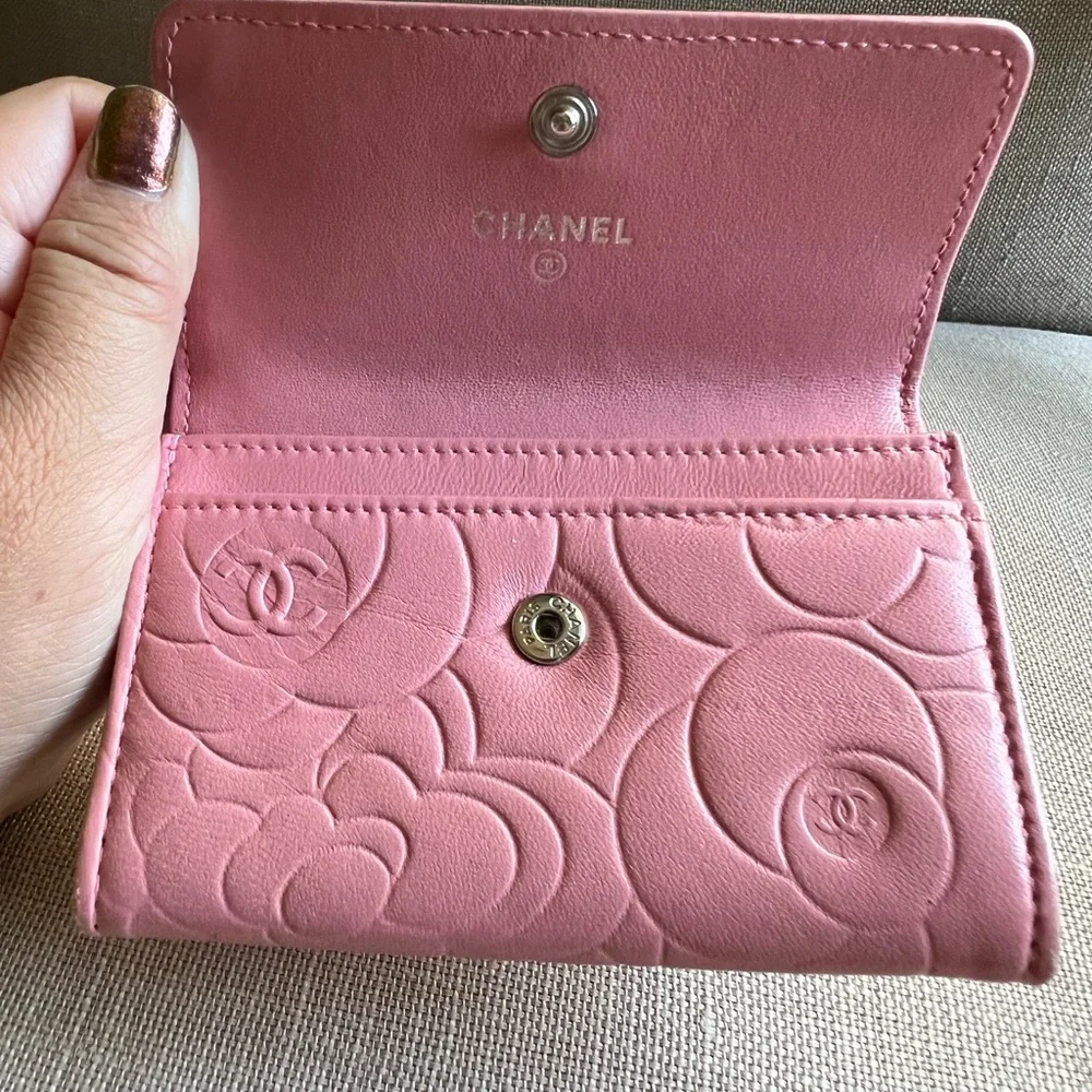 Chanel Camellia Card Holder second hand - Picture 9 of 14